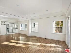 1014 S Orange Dr in Los Angeles, CA - Building Photo - Building Photo