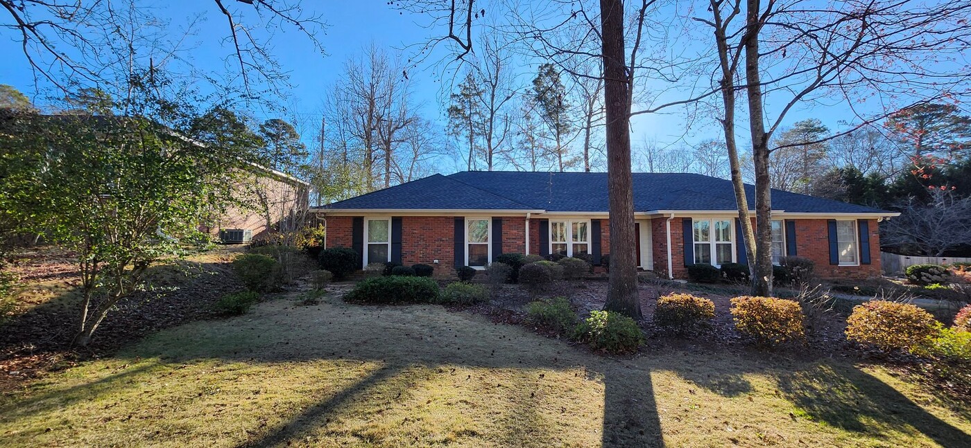 6906 Treetop Ln in Columbus, GA - Building Photo