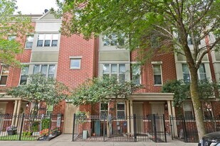 1332 N Burling St in Chicago, IL - Building Photo