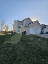 505 NE 1st St in Oak Grove, MO - Building Photo