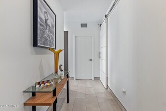 7120 E Kierland Blvd in Scottsdale, AZ - Building Photo - Building Photo