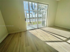 1816 Salerno Cir in Weston, FL - Foto de edificio - Building Photo