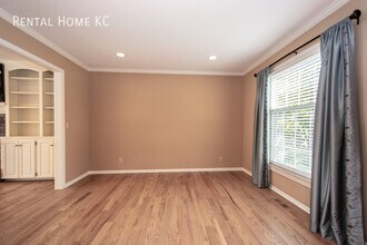 10509 Ballentine St in Overland Park, KS - Foto de edificio - Building Photo