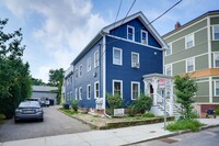 12 Cottage St, Unit 1 in Cambridge, MA - Foto de edificio - Building Photo