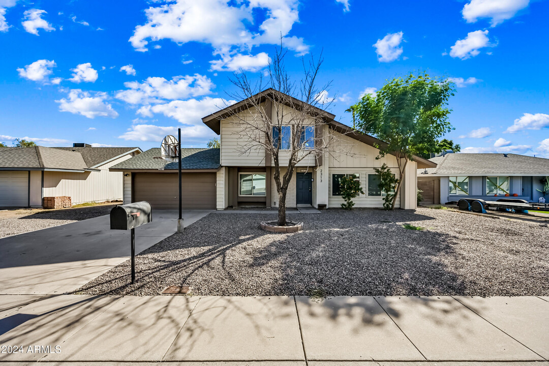 2313 W Waltann Ln in Phoenix, AZ - Foto de edificio