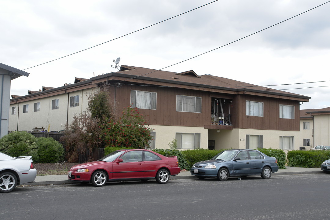 552 Enos Way in Livermore, CA - Building Photo