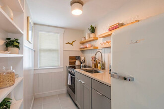 327 5th Ave N in St. Petersburg, FL - Building Photo - Building Photo