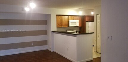 11145 SW 6th St in Pembroke Pines, FL - Building Photo - Building Photo