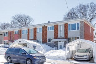 102 Legrand Av in Laval, QC - Building Photo