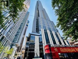 11 Yorkville Ave in Toronto, ON - Building Photo