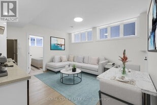 547 Mutual St in Ottawa, ON - Building Photo