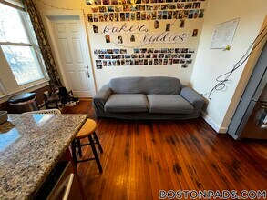 231 Norfolk St, Unit 4 in Cambridge, MA - Building Photo - Building Photo