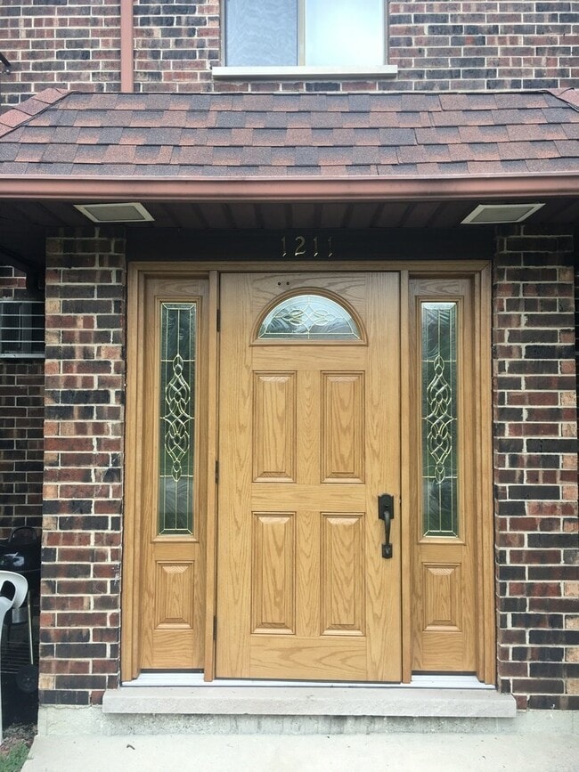 property at 1211 Whispering Hills Ct