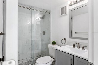 647 N Keene Rd in Clearwater, FL - Building Photo - Building Photo