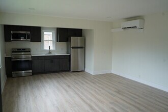 2003 Fulton Rd NW, Unit 3 in Canton, OH - Foto de edificio - Building Photo
