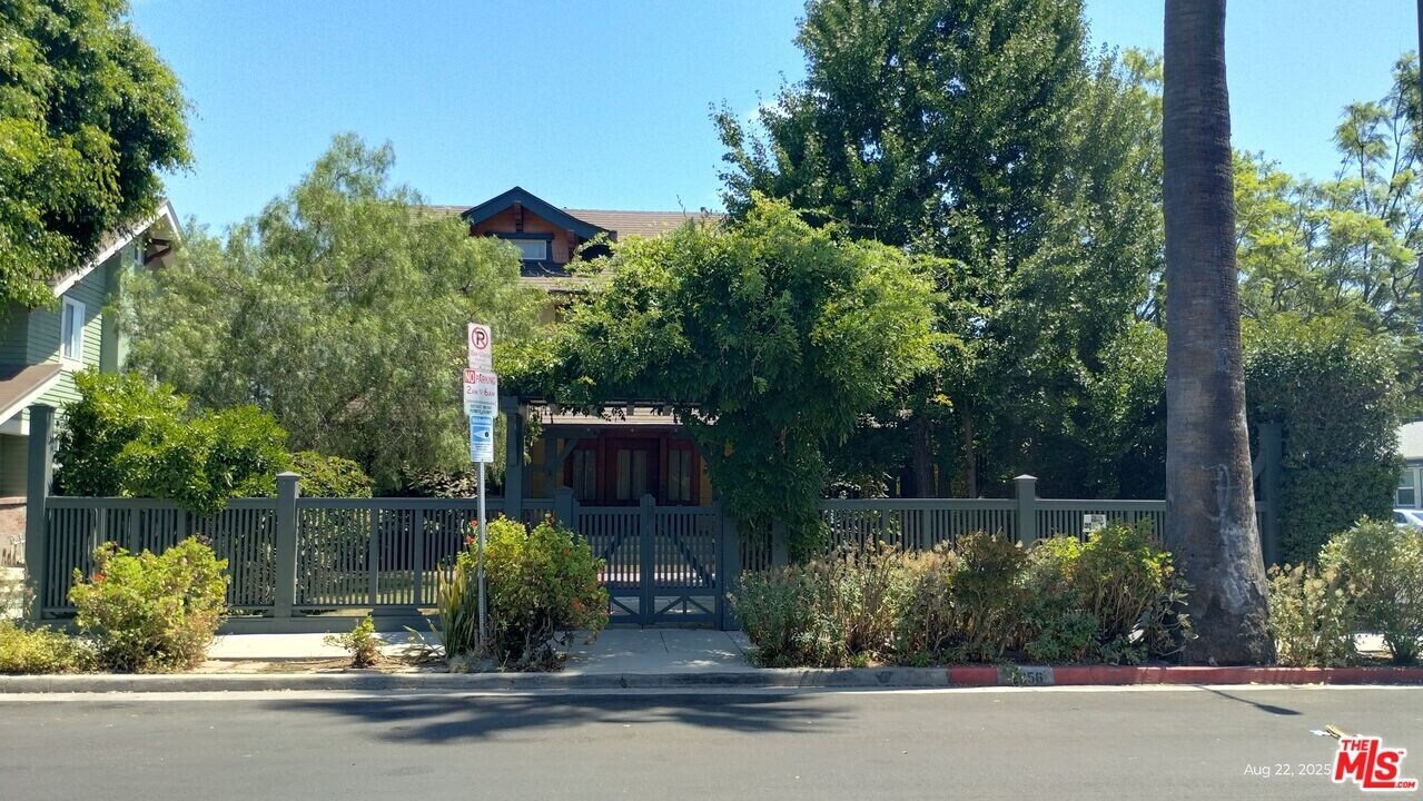 2656 Van Buren Pl in Los Angeles, CA - Building Photo
