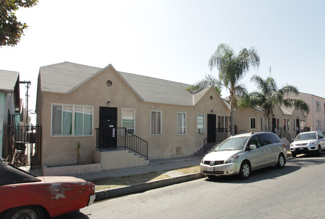 6914-6920 Middleton St in Huntington Park, CA - Foto de edificio - Building Photo