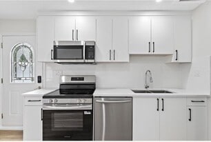 12822-12229 229 St in Maple Ridge, BC - Building Photo