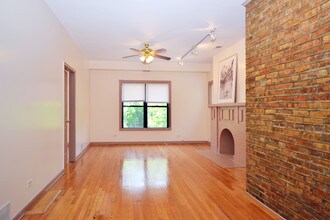 952 W Windsor Ave, Unit 2W in Chicago, IL - Building Photo - Building Photo