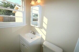 1621 68th St in Lubbock, TX - Building Photo - Building Photo