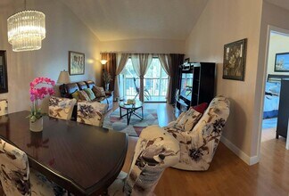 7855 Willow Spring Dr in Lake Worth, FL - Building Photo - Building Photo