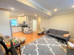 183 River St, Unit 3 in Cambridge, MA - Building Photo - Building Photo