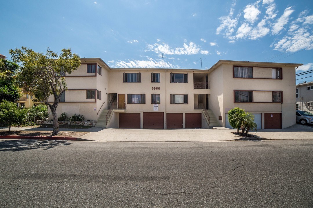 3960 W 8th St in Los Angeles, CA - Building Photo