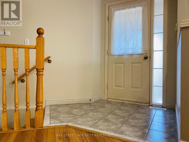 2087 Golden Orchard Trail in Oakville, ON - Building Photo - Building Photo