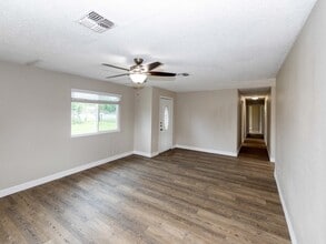 6315 Avenue T in Santa Fe, TX - Building Photo - Building Photo