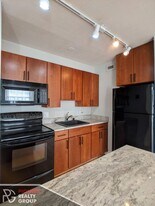 433 W Wellington Ave, Unit 8H in Chicago, IL - Building Photo - Building Photo