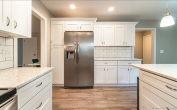 154 Brittany Farms Rd in New Britain, CT - Building Photo - Building Photo