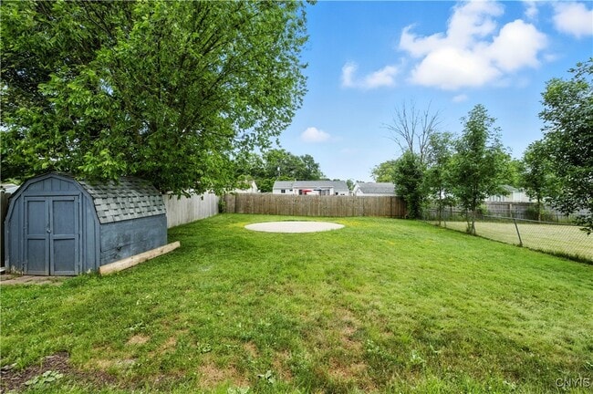 122 Frederick Dr in Liverpool, NY - Building Photo - Building Photo