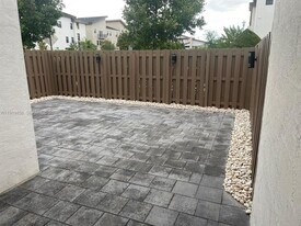 10445 NW 81st Terrace in Doral, FL - Building Photo