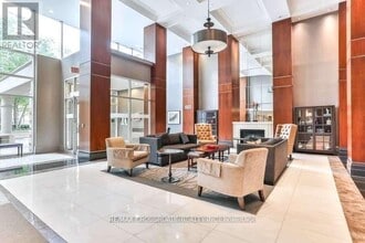 3 Rean Dr in Toronto, ON - Building Photo - Building Photo