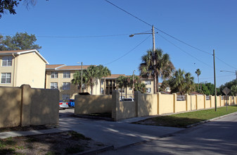 Citrus Grove Apartments in St. Petersburg, FL - Building Photo - Building Photo