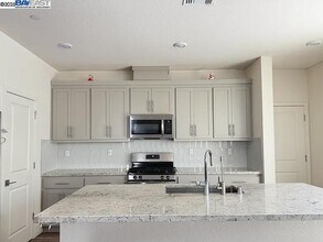 2151 Daimler St in Lathrop, CA - Building Photo - Building Photo