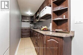 93 Muskox Dr in Toronto, ON - Building Photo - Building Photo