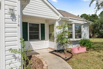 314 Pebble Ln in Jacksonville, NC - Building Photo - Building Photo