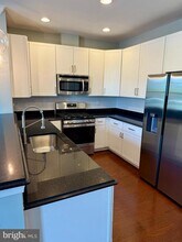 7658 Maple Lawn Blvd in Fulton, MD - Foto de edificio - Building Photo