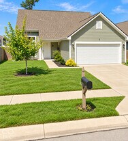 1137 N Aberdeen Dr in Franklin, IN - Building Photo