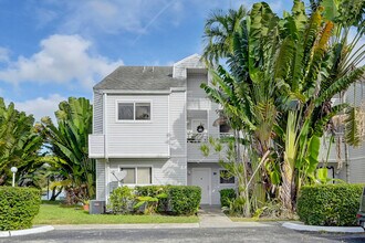 3453 NW 44th St, Unit 107 in Lauderdale Lakes, FL - Foto de edificio - Building Photo