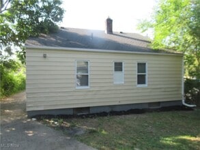 311 Columbus St in Bedford, OH - Building Photo - Building Photo