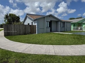 12237 SW 193rd St in Miami, FL - Building Photo - Building Photo