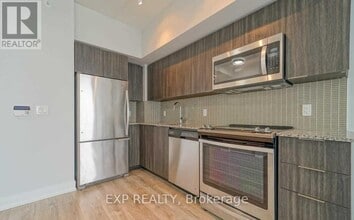 30 Shore Breeze Dr in Toronto, ON - Building Photo - Building Photo