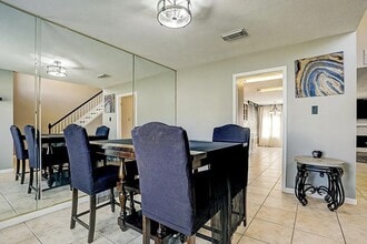 3005 Wood Hollow Dr in League City, TX - Building Photo - Building Photo