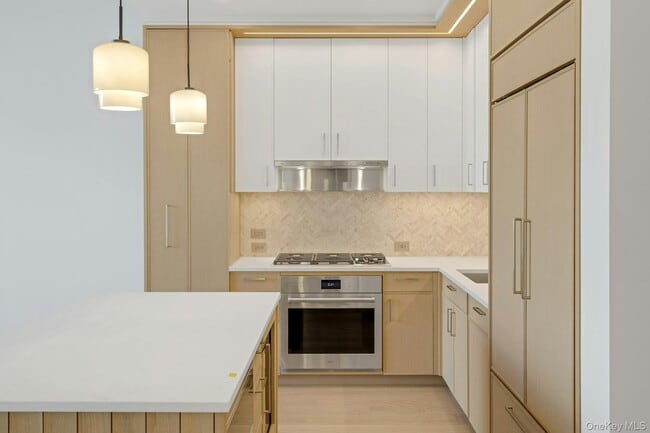 property at 4 Lighthouse Lndg