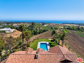 29660 Harvester Rd in Malibu, CA - Building Photo - Building Photo