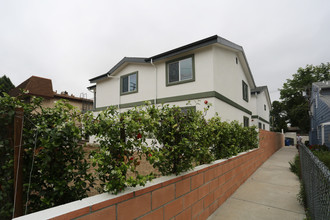 12950 Vanowen St in North Hollywood, CA - Building Photo - Building Photo