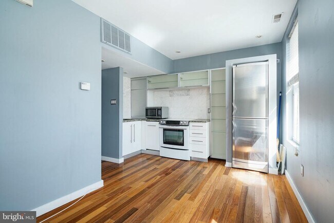 2211 South St in Philadelphia, PA - Building Photo - Building Photo