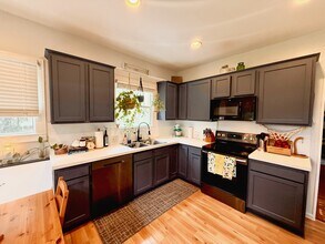 5116 Sunderland Rd in Jacksonville, FL - Building Photo - Building Photo